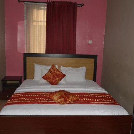 לגוס Esporta Suites Yaba מראה חיצוני תמונה