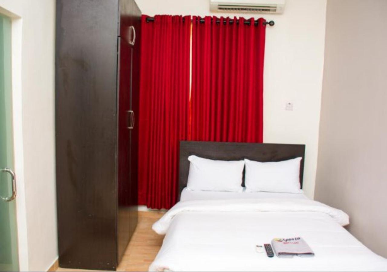 לגוס Esporta Suites Yaba מראה חיצוני תמונה